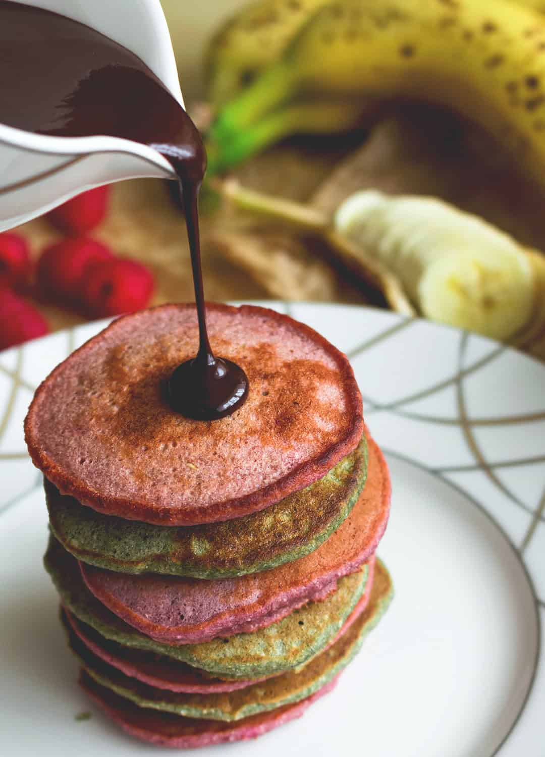 Raw Chocolate Sauce - delicious vegan alternative to unhealthy chocolate sauce. I LOVE this recipe! It's sweet and chocolatey and actually good for you. It's easy to make too! 3 INGREDIENTS ONLY! | thehealthfulideas.com