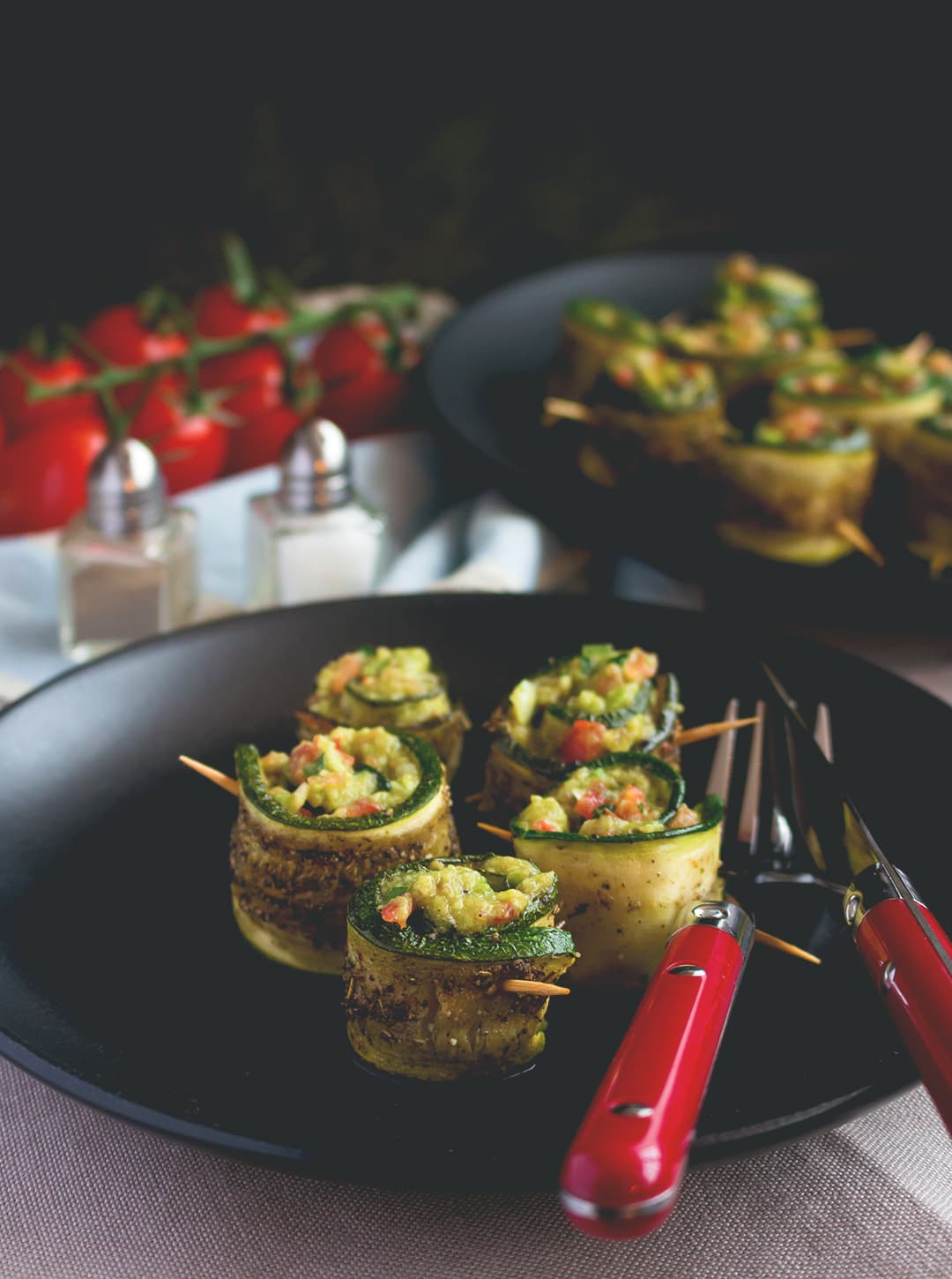 Roasted Zucchini Rolls with Guacamole - the perfect vegan appetizer for a movie night or a great first course in a Mexican styled menu! I love these. So simple, so delicious! | thehealthfulideas.com