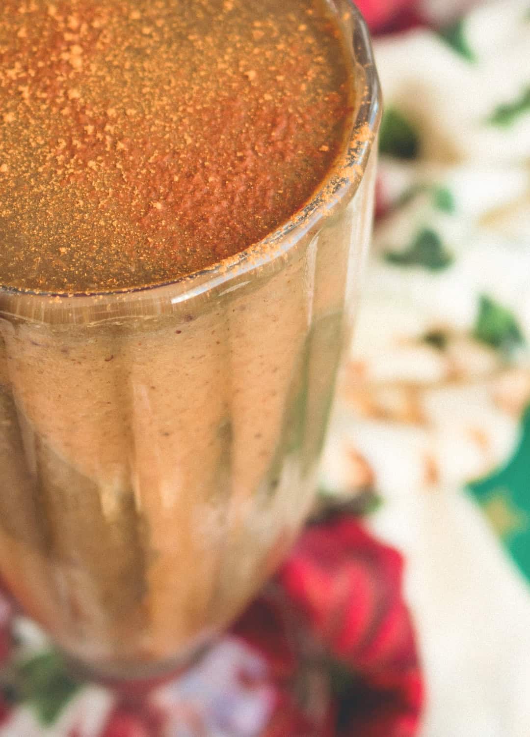 Chocolate Cherry Green Smoothie - delicious smoothie recipe that's great on any day of the week during the holidays! Creamy, sweet, satisfying, and extra chocolatey. | thehealthfulideas.com