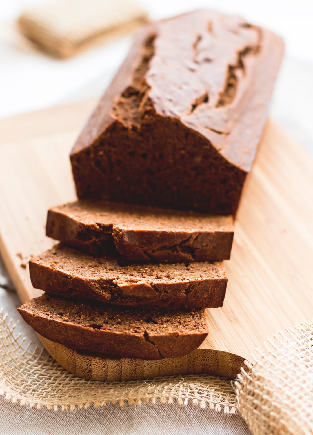  Healthy Banana Bread - delicious, sweet, hearty, and great with homemade nutella! This banana bread recipe is great for quick breakfast or a snack with raspberry chia jam or coconut yoghurt. | thehealthfulideas.com