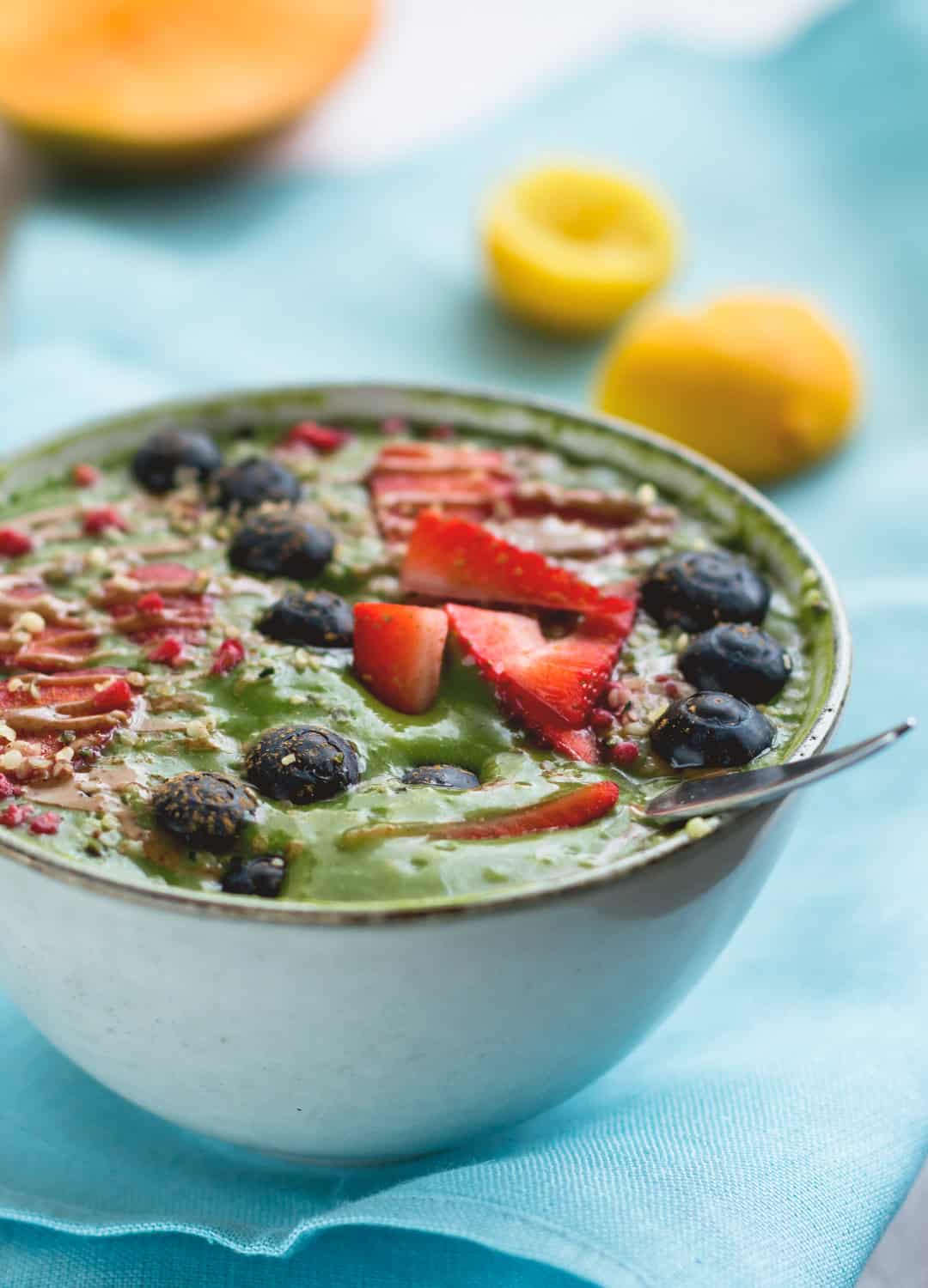 Baobab Mango Green Smoothie - delicious refreshing breakfast recipe with only a couple ingredients. I love this smoothie! It's tangy, it's sweet, it's satysfying and really good for you! | thehealthfulideas.com