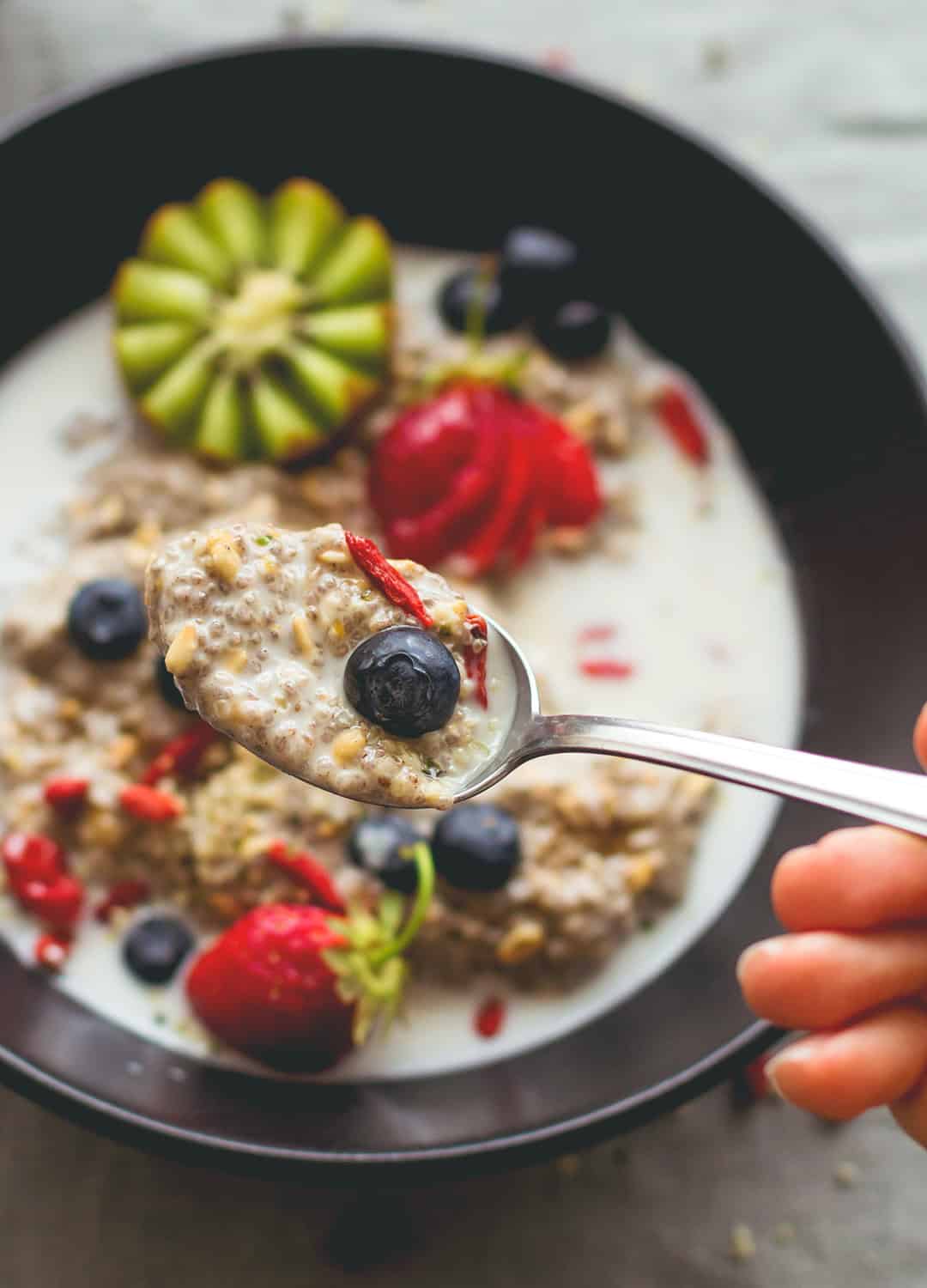 Baobab Orange Chia Pudding - easy summer tropical breakfast for when you're on the go. I LOVE this chia pudding. Chia seeds, orange juice, baobab, almond milk, and a ton of toppings! | thehealthfulideas.com