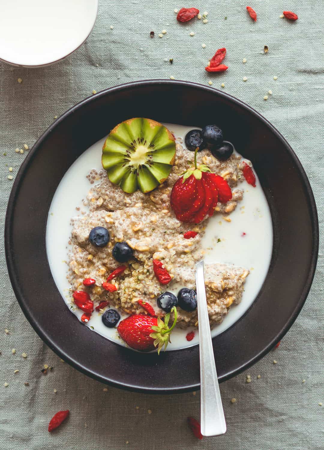 Baobab Orange Chia Pudding - easy summer tropical breakfast for when you're on the go. I LOVE this chia pudding. Chia seeds, orange juice, baobab, almond milk, and a ton of toppings! | thehealthfulideas.com