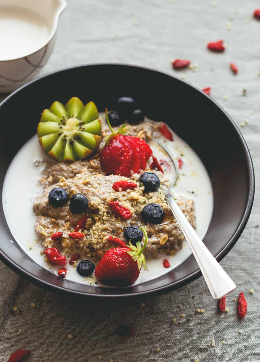 Baobab Orange Chia Pudding - easy summer tropical breakfast for when you're on the go. I LOVE this chia pudding. Chia seeds, orange juice, baobab, almond milk, and a ton of toppings! | thehealthfulideas.com