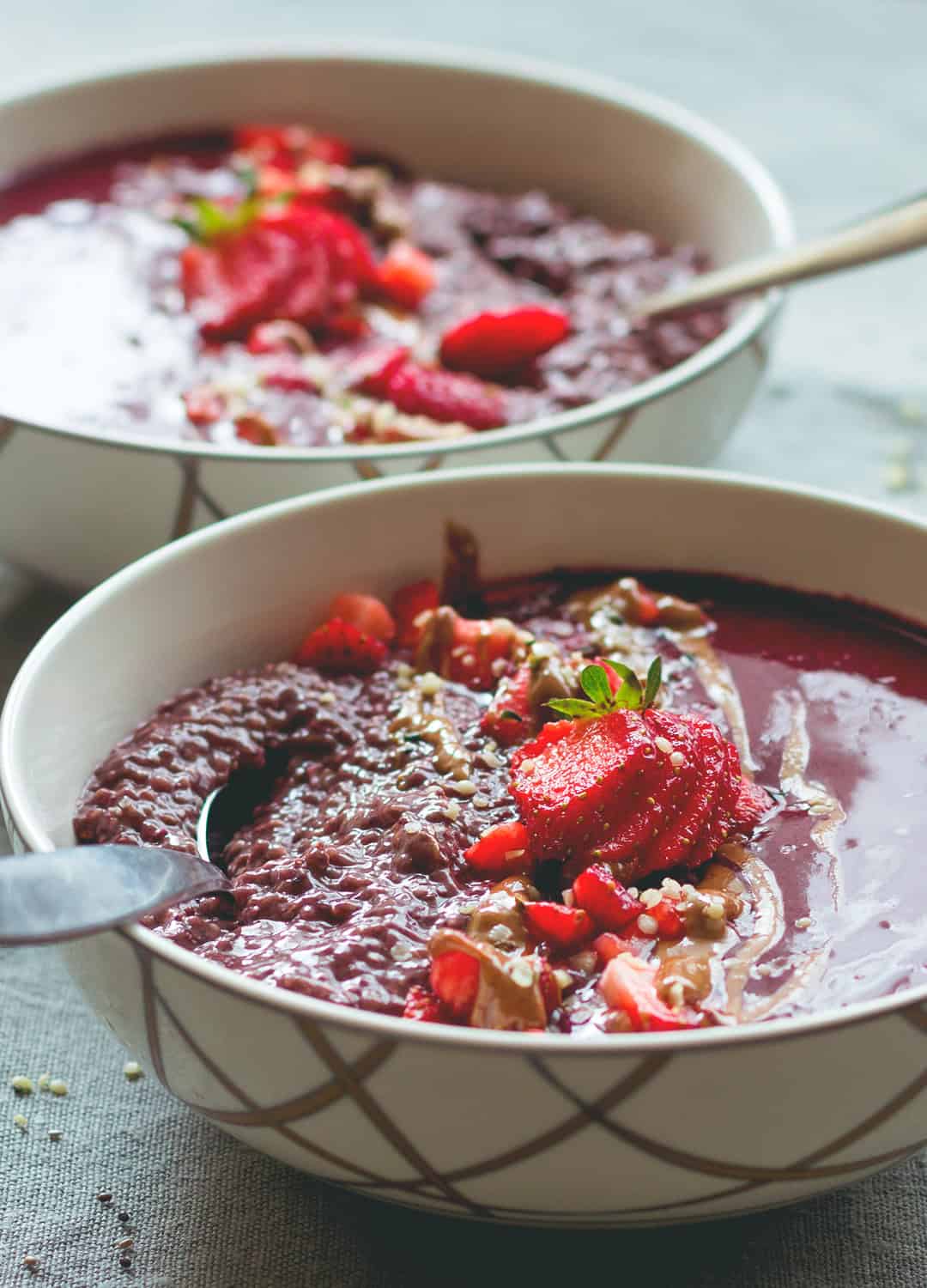 Berry Chocolate Chia Parfait - delicious vegan breakfast you wil love! Chocolate Acai chia pudding and berry chocolate sorbet. (raw, vegan, GF) | thehealthfulideas.com