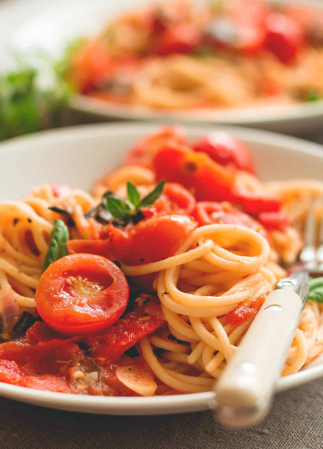 Fresh Tomato Pasta with Herbs - 8 ingredients, ready in less than 30 minutes! We love this recipe. SO delicious, comforting, hearty, and perfect for fall! | thehealthfulideas.com