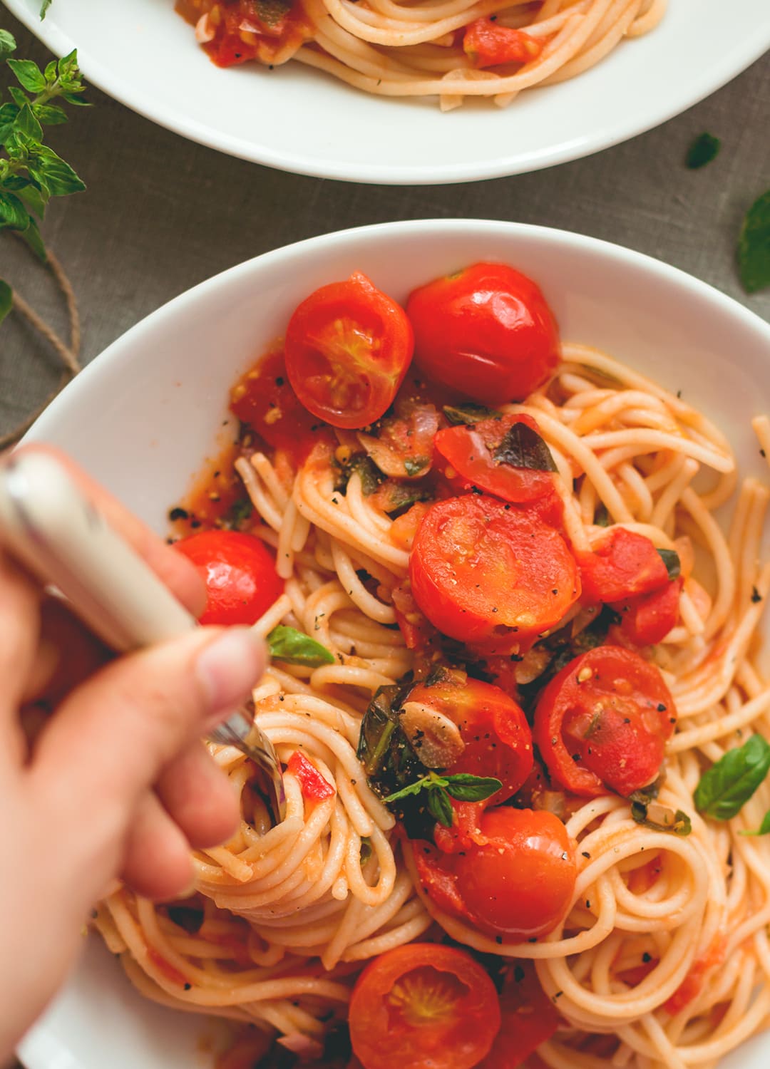 Fresh Tomato Pasta with Herbs - 8 ingredients, ready in less than 30 minutes! We love this recipe. SO delicious, comforting, hearty, and perfect for fall! | thehealthfulideas.com