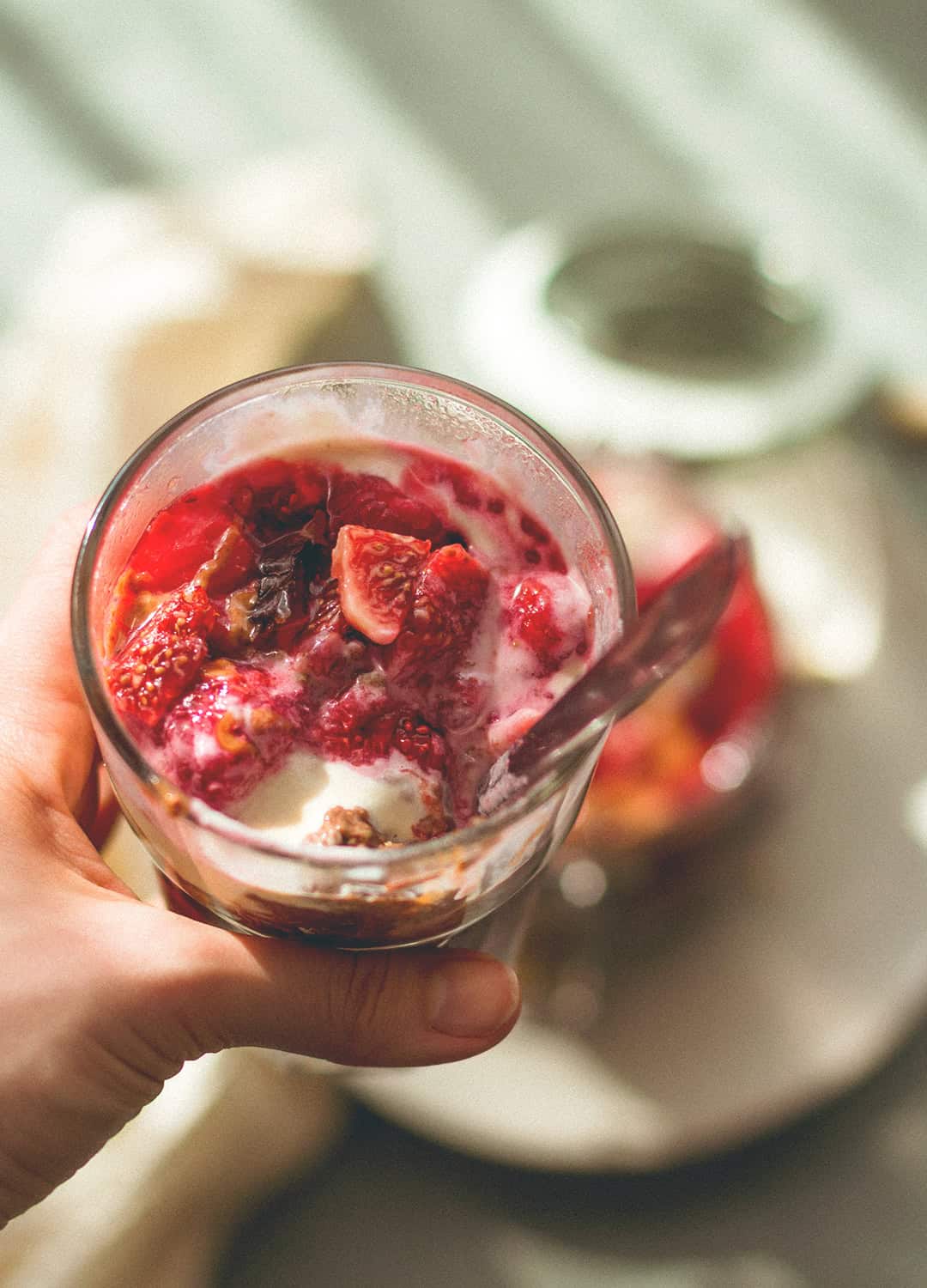 Chocolate Chia Parfait with Cashew Cream and Strawberry jam aka the BEST breakfast recipe ever! This parfait is totally amazing, I LOVE it. (vegan, GF) | thehealthfulideas.com