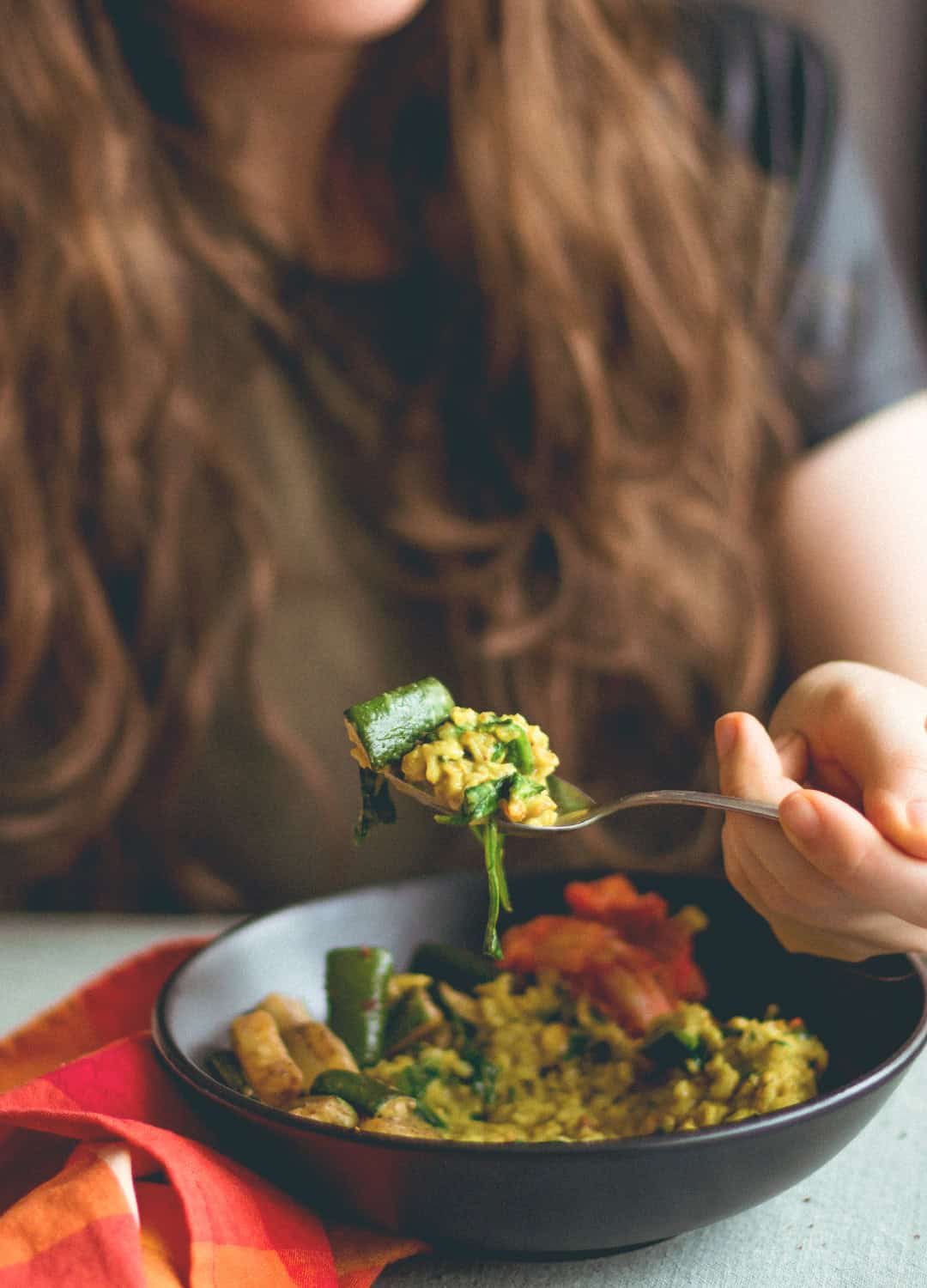 Curry Oatmeal with Roasted Zucchini - savory take on regular oatmeal. SO delicious! Creamy, savory, hearty, comforting, and really satisfying. | thehealthfulideas.com