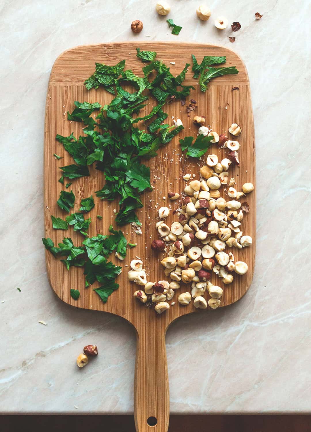 French Lentil Broccoli Salad (vegan, GF) - you totally have to try this delicious salad recipe! It's fresh, it's full of flavor and absolutely scrumptious! | recipe by @healthfulideas thehealthfulideas.com