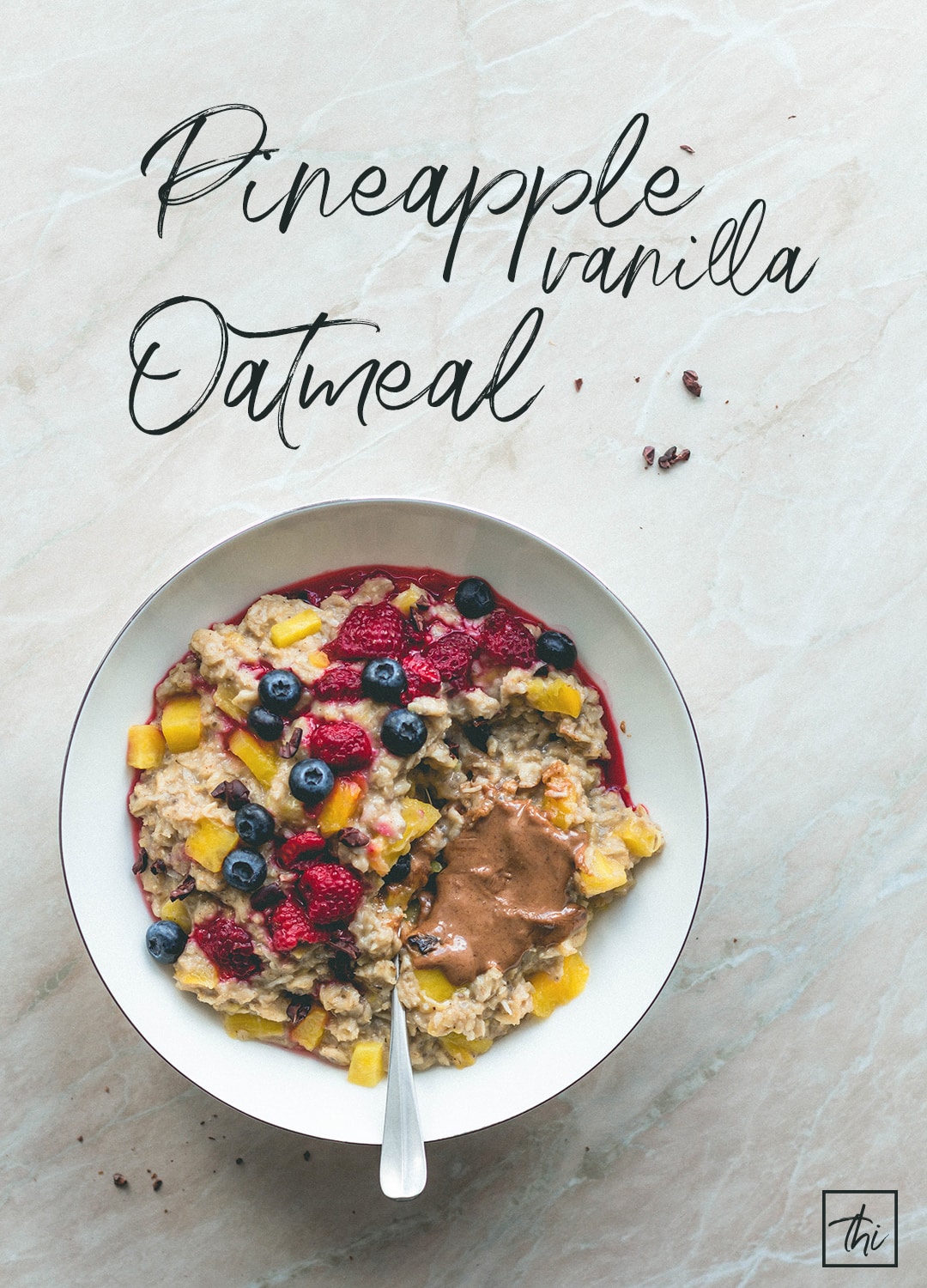 Pineapple Vanilla Oatmeal (vegan, gluten-free) - the most delicious breakfast! This pina colada oatmeal is really easy to make and super delicious! Pineapple, oats, almond milk, and vanilla. You'll love this recipe! | thehealthfulideas.com