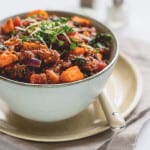 Butternut Squash Risotto with Spinach and Tomatoes - a delicious hearty vegan dinner. Only 4 main ingredients! Plus onion, garlic, dried herbs, salt and pepper! So simple SO YUM. | thehealthfulideas.com