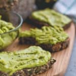 The Best Cheesy Vegan Avocado Spread - healthy and delicious spread you can whip up in a matter of minutes. I love this recipe! Avocado, nutritional yeast, and spices - nothing more! vegan & gluten-free | thehealthfulideas.com