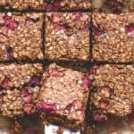 Strawberry Rhubarb Breakfast Oat Bars - delicious breakfast bars that taste totally like a dessert. You'll love this recipe. The rhubarb strawberry combination with maple syrup is divine! It tastes like marzipan! | thehealthfulideas.com