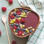 Cacao Reishi Green Smoothie - you will love this smoothie! The cacao reishi combo is amazing, it's super easy to make, and really satysfying. YUM! | thehealthfulideas.com