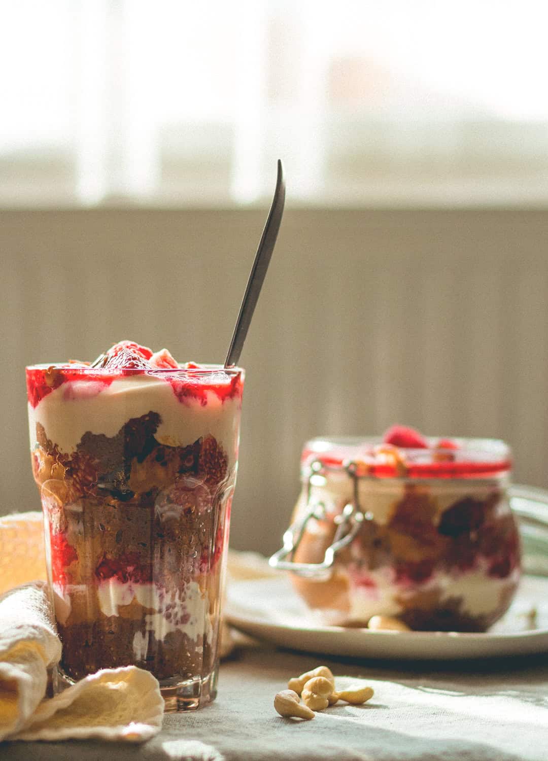 Chocolate Chia Parfait with Cashew Cream and Strawberry jam aka the BEST breakfast recipe ever! This parfait is totally amazing, I LOVE it. (vegan, GF) | thehealthfulideas.com