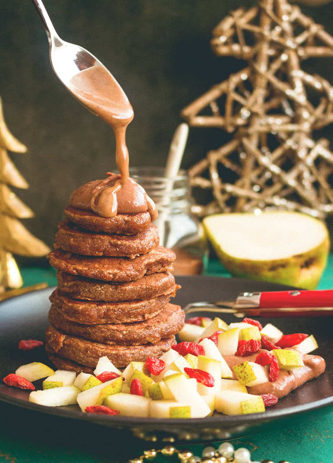 Gingerbread Pancakes with Chocolate Cream - a delicious Christmas recipe. I LOVE having this for breakfast during the holidays, it's definitely a favorite in our family. Gluten-free, dairy-free, and with an option to be made vegan! | thehealthfulideas.com