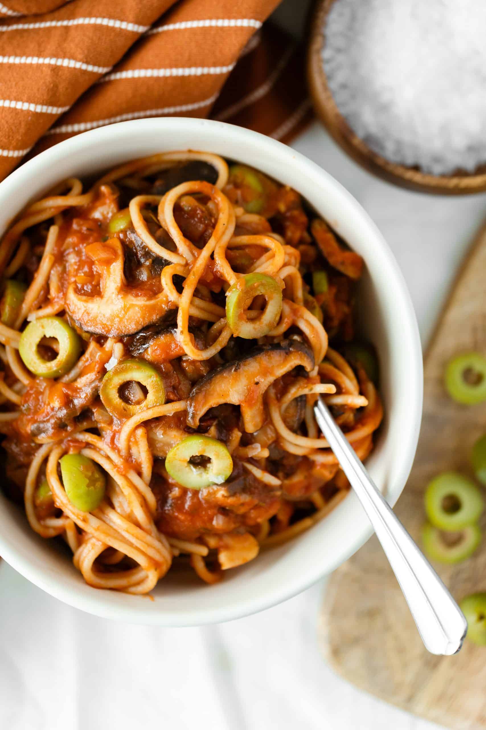 Shiitake Tomato Spaghetti with Olives