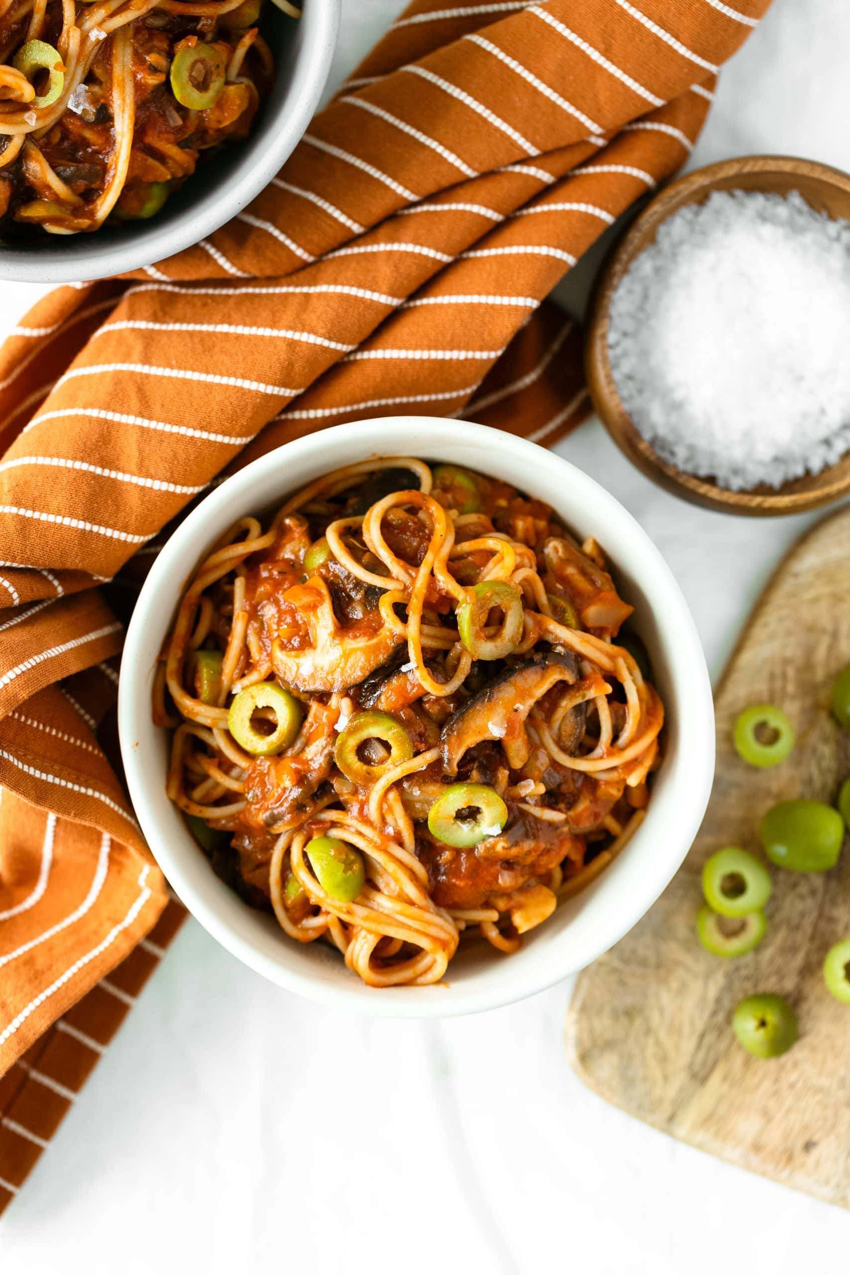 Shiitake Tomato Spaghetti with Olives
