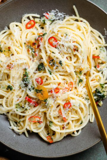 Spaghetti Aglio Olio e Peperoncino - The Healthful Ideas